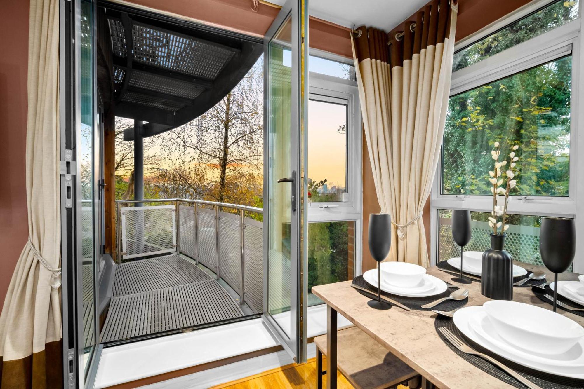 Apartment Exclusive Two-bedroom With Balcony & Parking 5oa